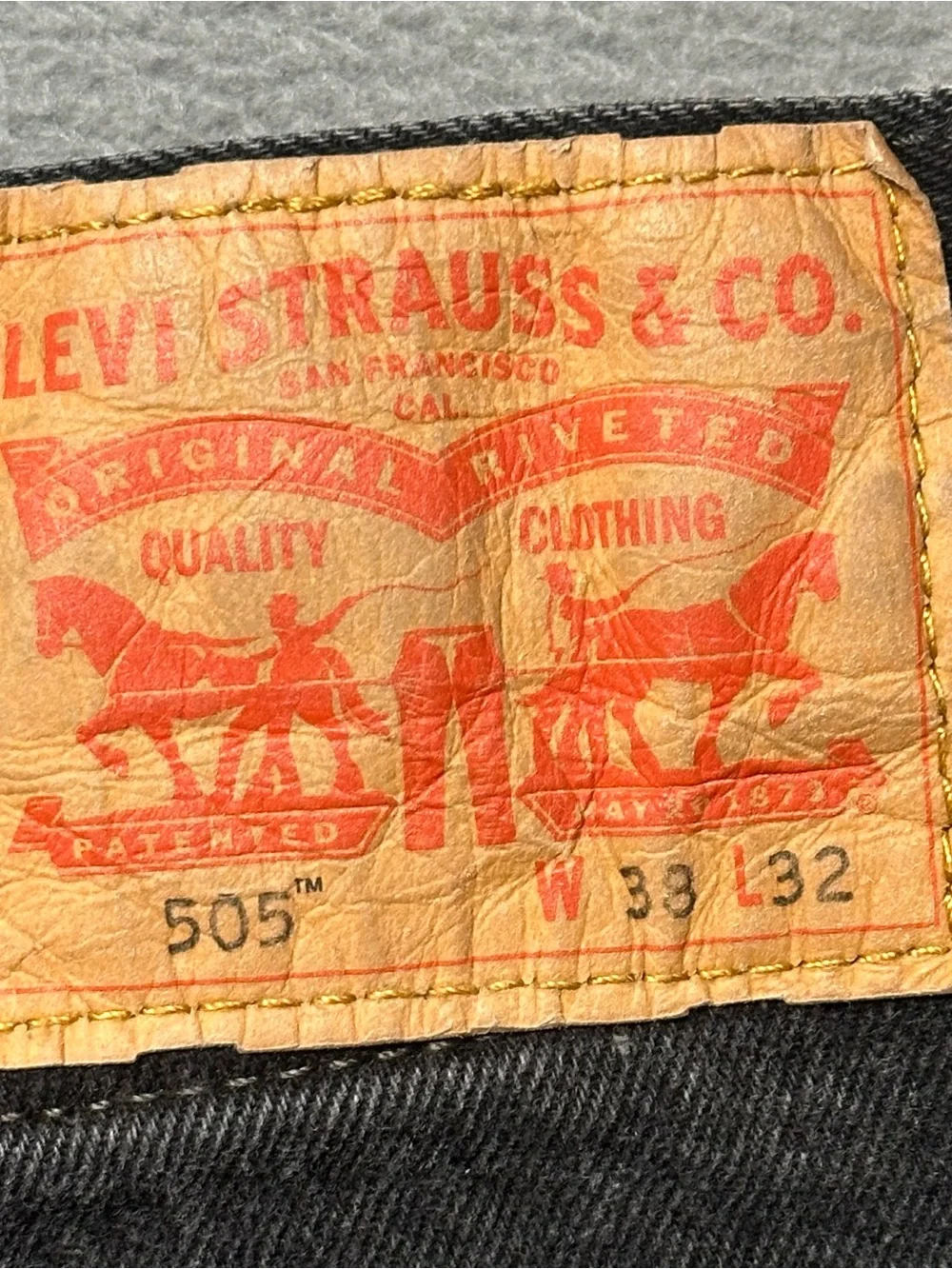 Levi’s 505 Mens 38X32 Regular Fit Jeans Black Straight Leg Denim